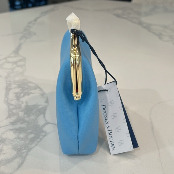 ๐Cute. Dooney & Bourke Kisslock coin purse - Picture 8 of 14